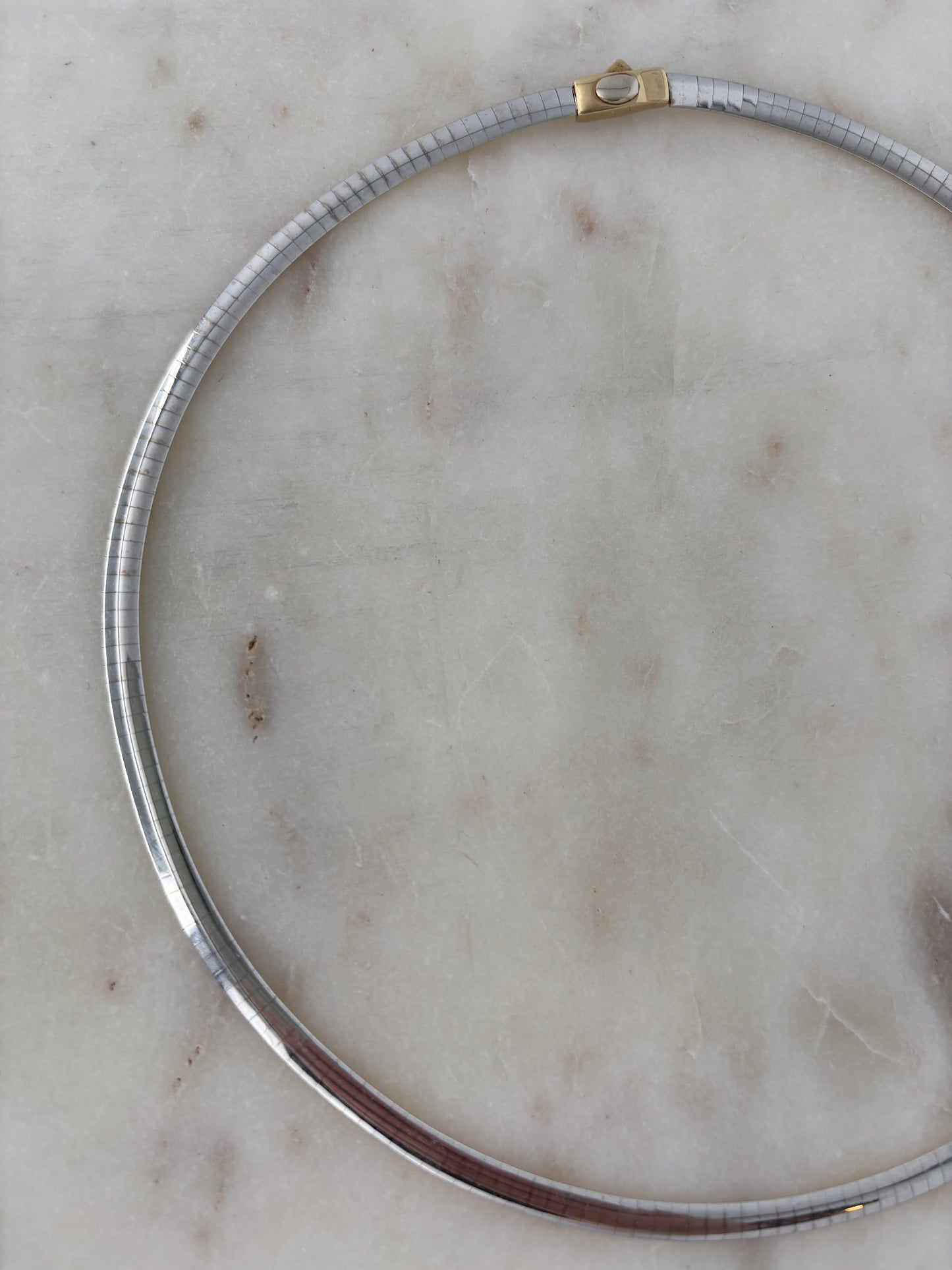 Reversible Omega Chain