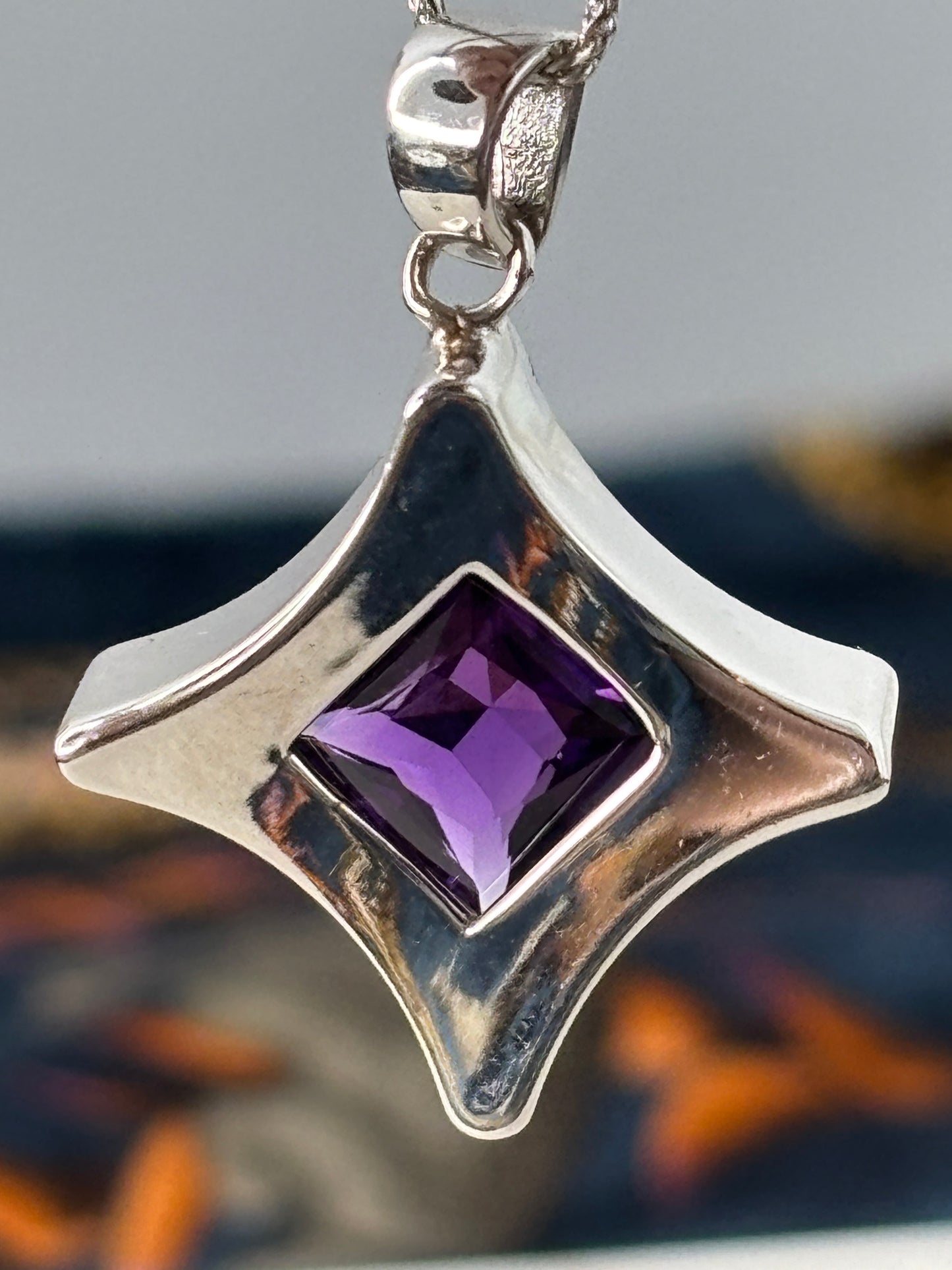 White Gold & Amethyst Pendant