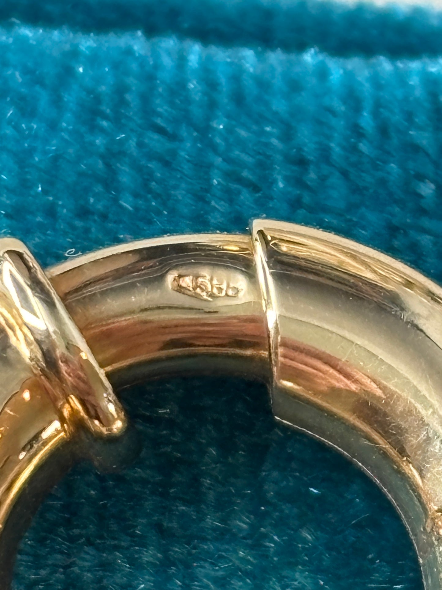 Large Gold Bolt Clasp